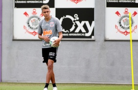 Cantillo durante treino desta quarta-feira no CT Joaquim Grava