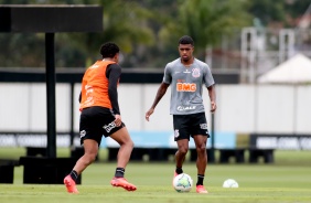 Lo Natel durante treino desta quarta-feira no CT Joaquim Grava