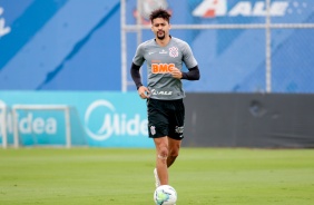 Lo Santos durante treino desta quarta-feira no CT Joaquim Grava