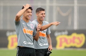 Gabriel Pereira e Roni no treinamento desta vspera de Natal no CT Joaquim Grava