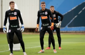 Goleiros do Corinthians no treinamento desta vspera de Natal no CT Joaquim Grava