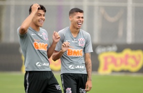 Roni e Gabriel Pereira no treinamento desta vspera de Natal no CT Joaquim Grava