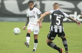 Fagner atuando diante do Botafogo, no Engenho