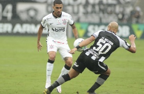 Gabriel atuando diante do Botafogo, no Engenho