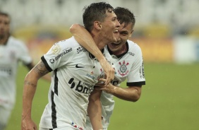 Vital marcou o segundo gol do Corinthians contra o Botafogo, no Engenho