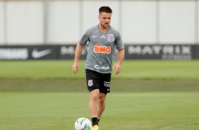 Volante Ramiro no último treino antes do jogo contra o Botafogo