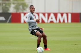 Volante Xavier no ltimo treino antes do jogo contra o Botafogo