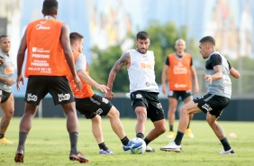 Camacho e companheiros no primeiro treino do Corinthians em 2021