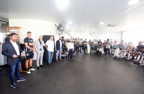 Duilio conversa com elenco corinthiano no primeiro treino do ano