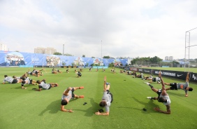 Elenco no primeiro treino do Corinthians em 2021