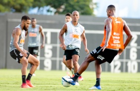 Everaldo e Dav no primeiro treino do Corinthians em 2021