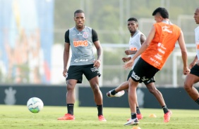 Volante Xavier no primeiro treino do Corinthians em 2021
