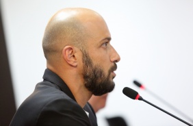 Alessandro durante coletiva de imprensa no CT Joaquim Grava