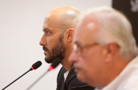 Alessandro e Roberto durante coletiva de imprensa no CT Dr. Joaquim Grava