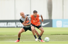 Fbio Santos e Gabriel Pereira durante treinamento do Corinthians, no CT
