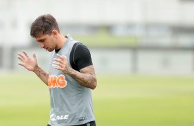 Gustavo Silva durante treinamento do Corinthians, no CT
