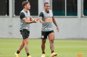 Gustavo Silva e Otero durante treinamento do Corinthians, no CT