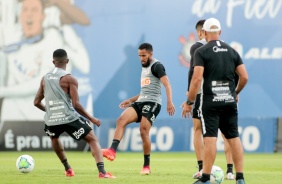 Everaldo durante penltimo treino do Corinthians antes do jogo contra o Fluminense
