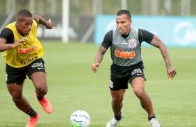 Xavier e Otero durante penltimo treino do Corinthians antes do jogo contra o Fluminense
