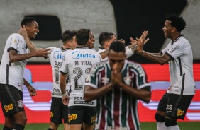 Jogadores do Timão na comemoração do gol de Fagner contra o Fluminense
