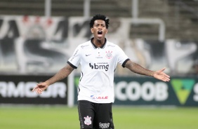 Gil em ação durante o jogo contra o Fluminense