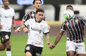 Gustavo Mosquito em ao no jogo contra o Fluminense