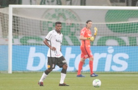 Jemerson e Cássio no duelo contra o Palmeiras, pelo Campeonato Brasileiro