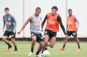 Mateus Dav e derson no treino da tarde desta tera-feira no CT Dr. Joaquim Grava