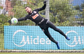 Walter no treino da tarde desta tera-feira no CT Dr. Joaquim Grava