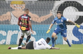 Cássio durante partida contra o Sport, pelo Brasileirão, na Neo Química Arena