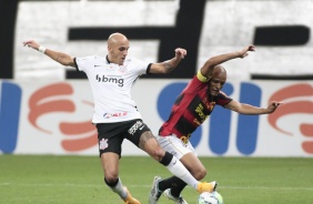 Fbio Santos durante partida contra o Sport, pelo Brasileiro, na Neo Qumica Arena