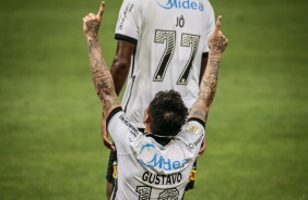 Gustavo Silva comemora seu gol contra o Sport, na Neo Química Arena, pelo Brasileirão