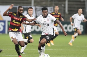 Jô durante partida contra o Sport, pelo Brasileirão, na Neo Química Arena
