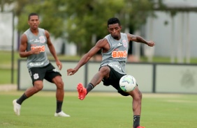 Cafu no treino desta sexta-feira, no CT, em preparao para jogo contra RB Bragantino