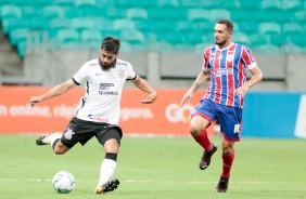 Bruno Méndez em ação durante duelo contra o Bahia, pelo Campeonato Brasileiro