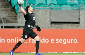 Cássio em ação durante duelo contra o Bahia, pelo Campeonato Brasileiro