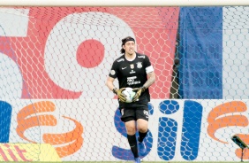 Cássio em ação durante duelo contra o Bahia, pelo Campeonato Brasileiro