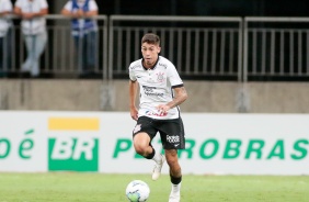 Gabriel Pereira em ação durante duelo contra o Bahia, pelo Campeonato Brasileiro