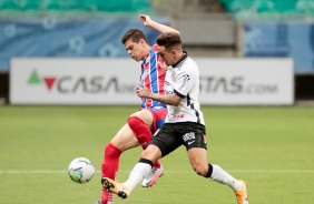 Gustavo Silva em ação durante duelo contra o Bahia, pelo Campeonato Brasileiro