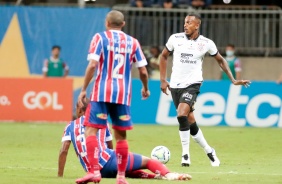 Raul Gustavo em ação durante duelo contra o Bahia, pelo Campeonato Brasileiro