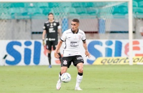 Volante Gabriel em ação durante duelo contra o Bahia, pelo Campeonato Brasileiro