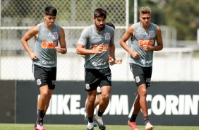 Bruno Mendez, Cantillo e Araos na atividade da manh deste quarta-feira no CT Dr. Joaquim Grava