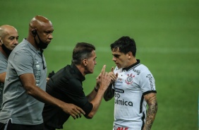 Fagner e Mancini na partida contra o Cear, na Neo Qumica Arena, pelo Campeonato Brasileiro