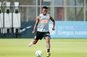 Cazares no ltimo treino do Corinthians antes do jogo contra o Athletico-PR