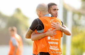Fbio Santos e Gabriel no ltimo treino do Corinthians antes do jogo contra o Athletico-PR