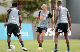 Fabio Santos na atividade da manhã desta segunda-feira no CT Dr. Joaquim Grava