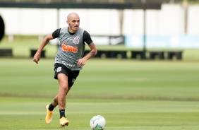 Fábio Santos na atividade de hoje no CT Dr. Joaquim Grava