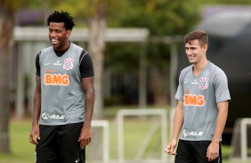 Gil e Lucas Piton na atividade da manhã desta segunda-feira no CT Dr. Joaquim Grava
