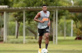 Jemerson na atividade da manhã desta segunda-feira no CT Dr. Joaquim Grava