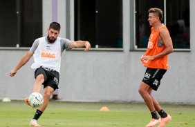 Mndez e Cantillo na atividade de hoje no CT Dr. Joaquim Grava